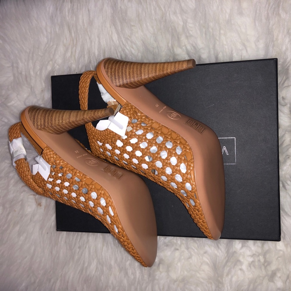 Veronica Beard Livia Basket Weave ClosedToe Sandal - Picture 4 of 8